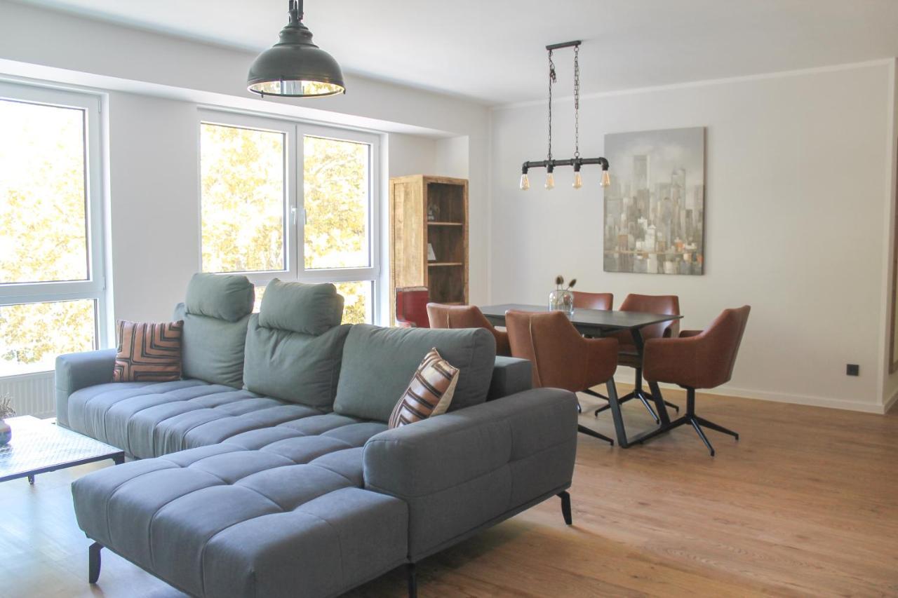 New York Apartment - Fuer Freunde & Familien, Stadtnah, Parkplatz, E-Ladestation, Gitterbox Fuer Fahrraeder, Fitnessstudio, Digitale Gaestemappe Mit Restaurant- Und Unternehmenstipps Koblenz  Bagian luar foto