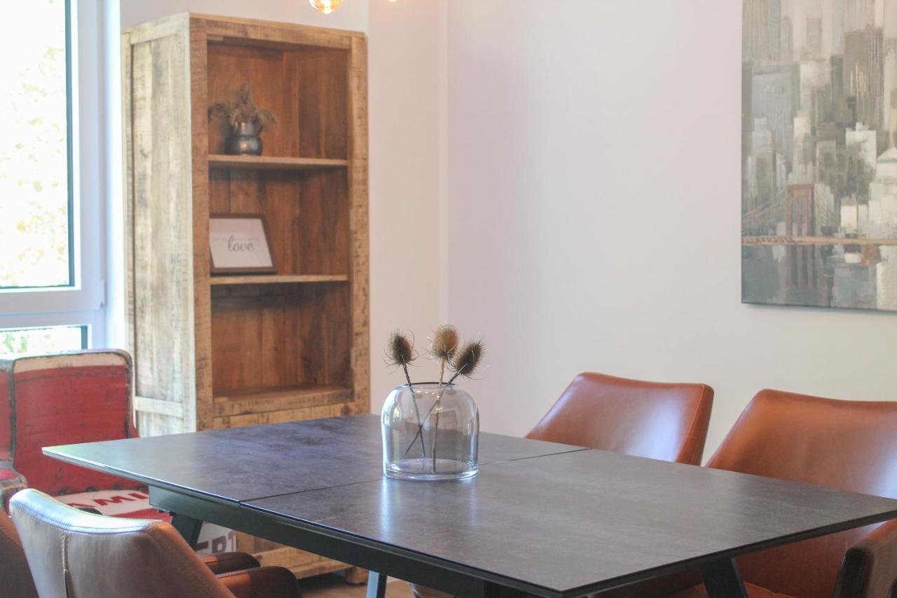 New York Apartment - Fuer Freunde & Familien, Stadtnah, Parkplatz, E-Ladestation, Gitterbox Fuer Fahrraeder, Fitnessstudio, Digitale Gaestemappe Mit Restaurant- Und Unternehmenstipps Koblenz  Bagian luar foto