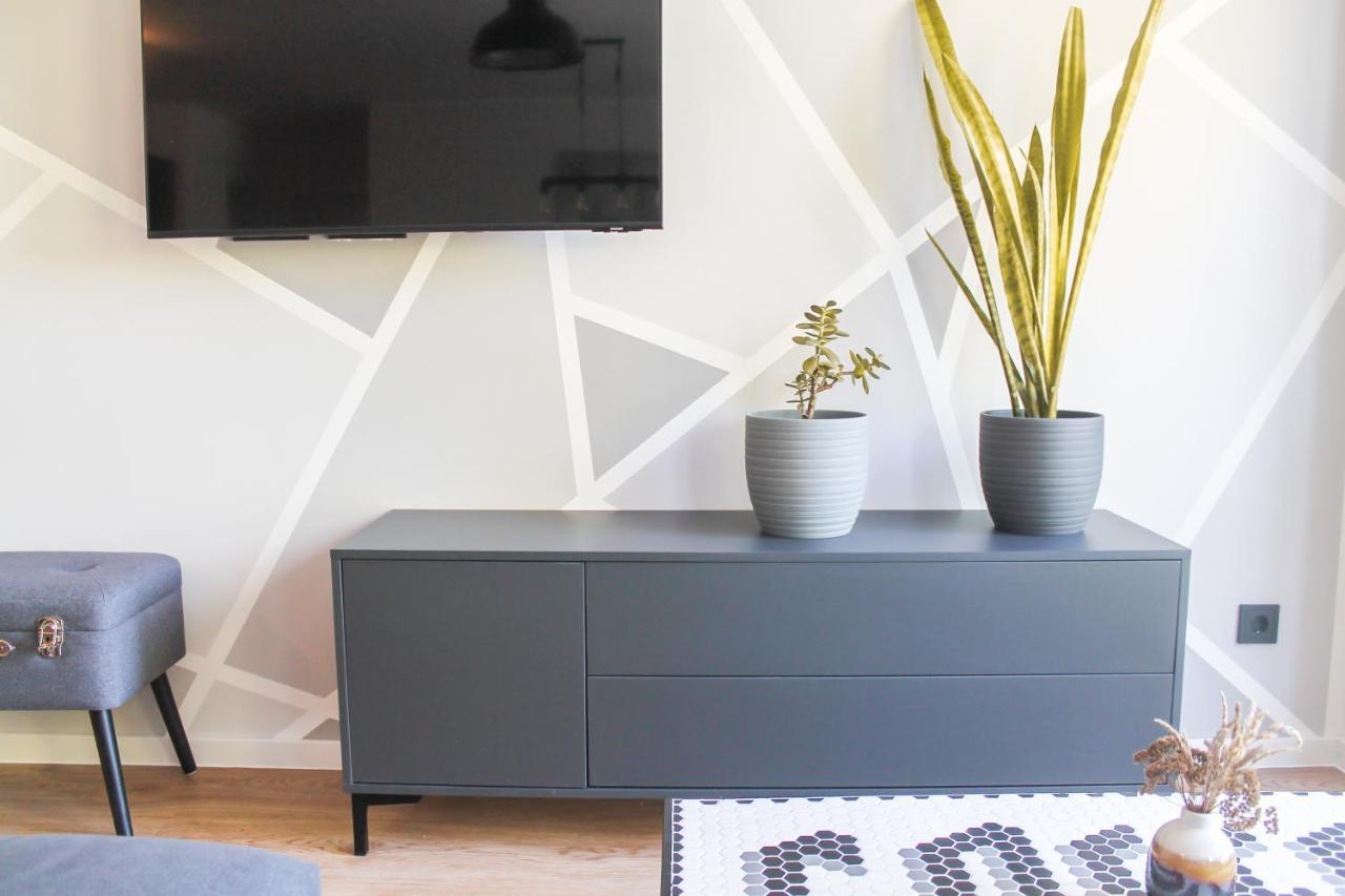 New York Apartment - Fuer Freunde & Familien, Stadtnah, Parkplatz, E-Ladestation, Gitterbox Fuer Fahrraeder, Fitnessstudio, Digitale Gaestemappe Mit Restaurant- Und Unternehmenstipps Koblenz  Bagian luar foto