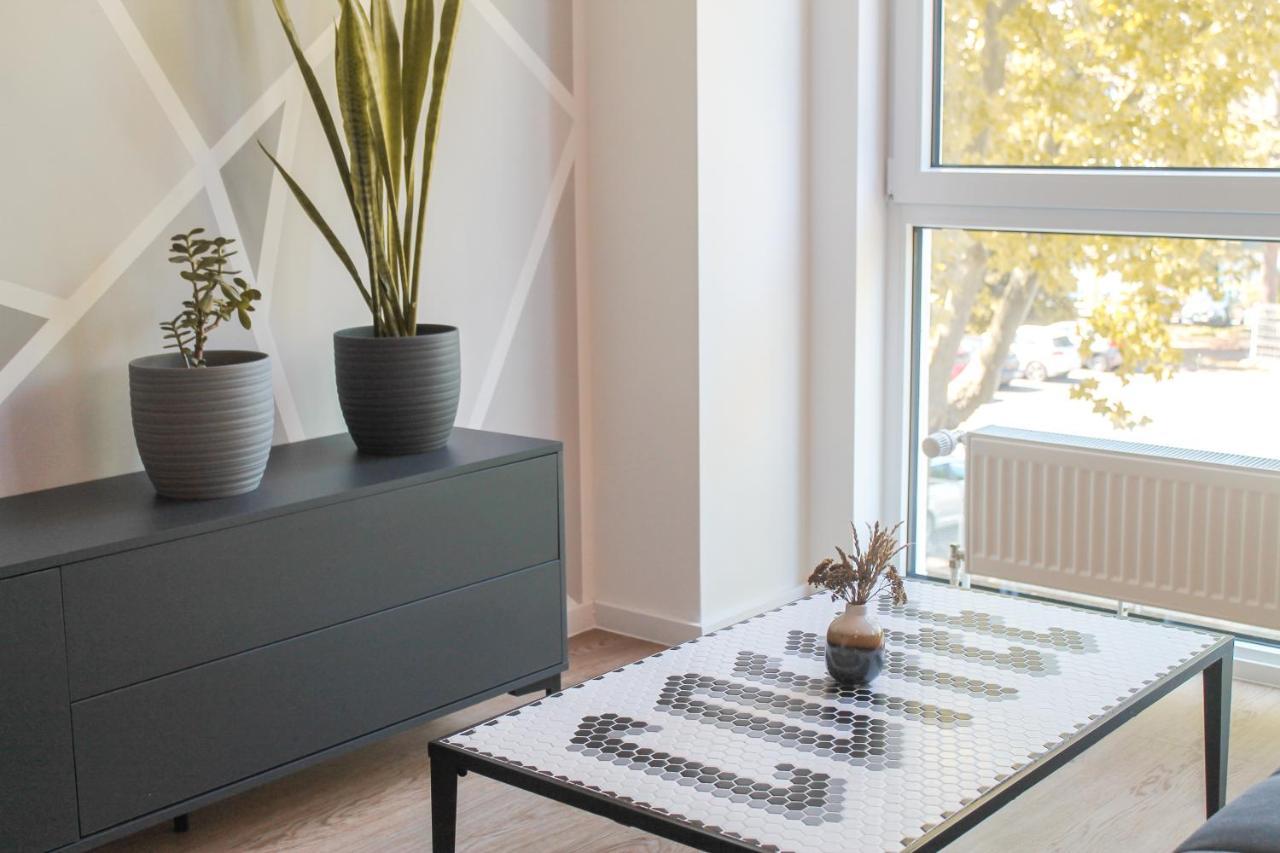 New York Apartment - Fuer Freunde & Familien, Stadtnah, Parkplatz, E-Ladestation, Gitterbox Fuer Fahrraeder, Fitnessstudio, Digitale Gaestemappe Mit Restaurant- Und Unternehmenstipps Koblenz  Bagian luar foto