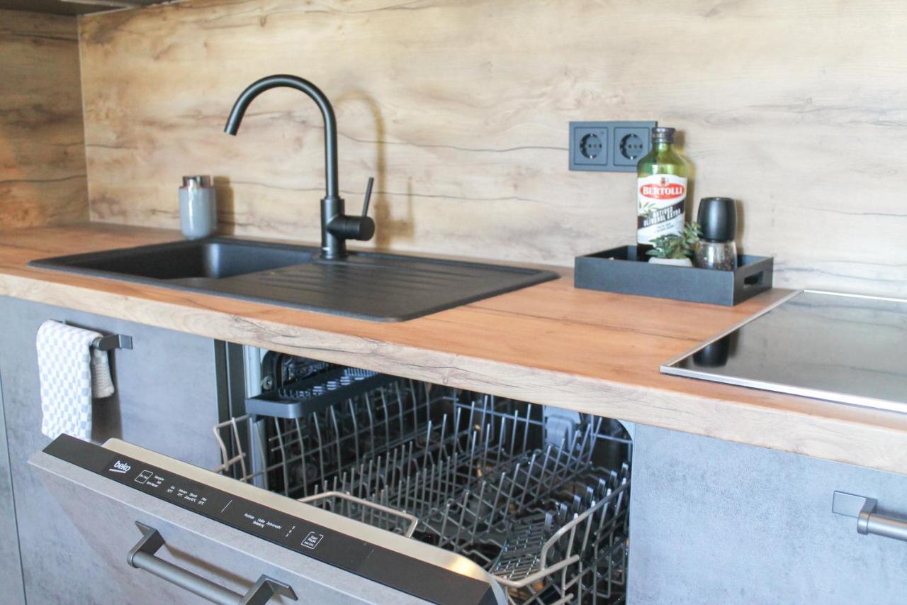 New York Apartment - Fuer Freunde & Familien, Stadtnah, Parkplatz, E-Ladestation, Gitterbox Fuer Fahrraeder, Fitnessstudio, Digitale Gaestemappe Mit Restaurant- Und Unternehmenstipps Koblenz  Bagian luar foto